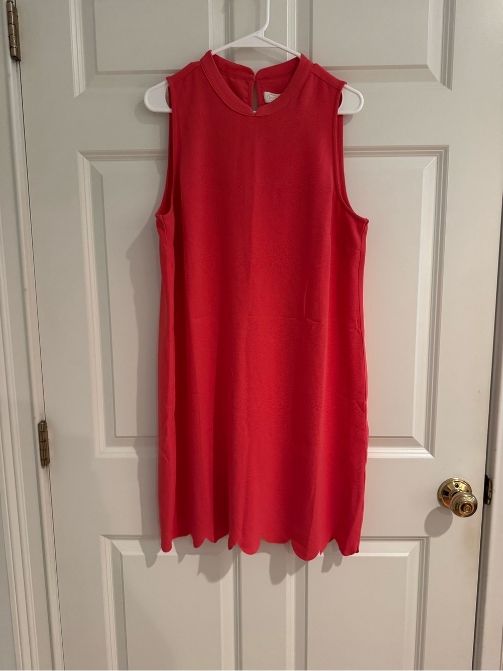 Sleeveless Scallop-Hem pink Dress